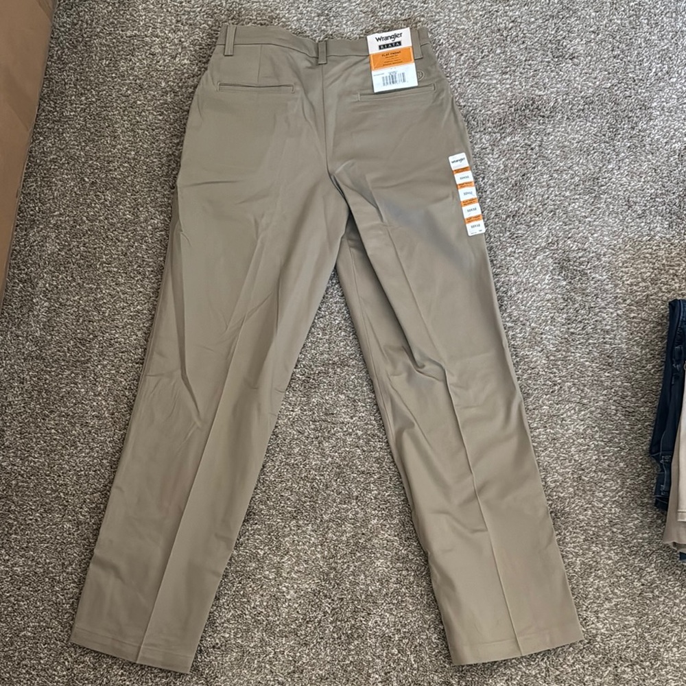 Wrangler Men's Khaki Chinos